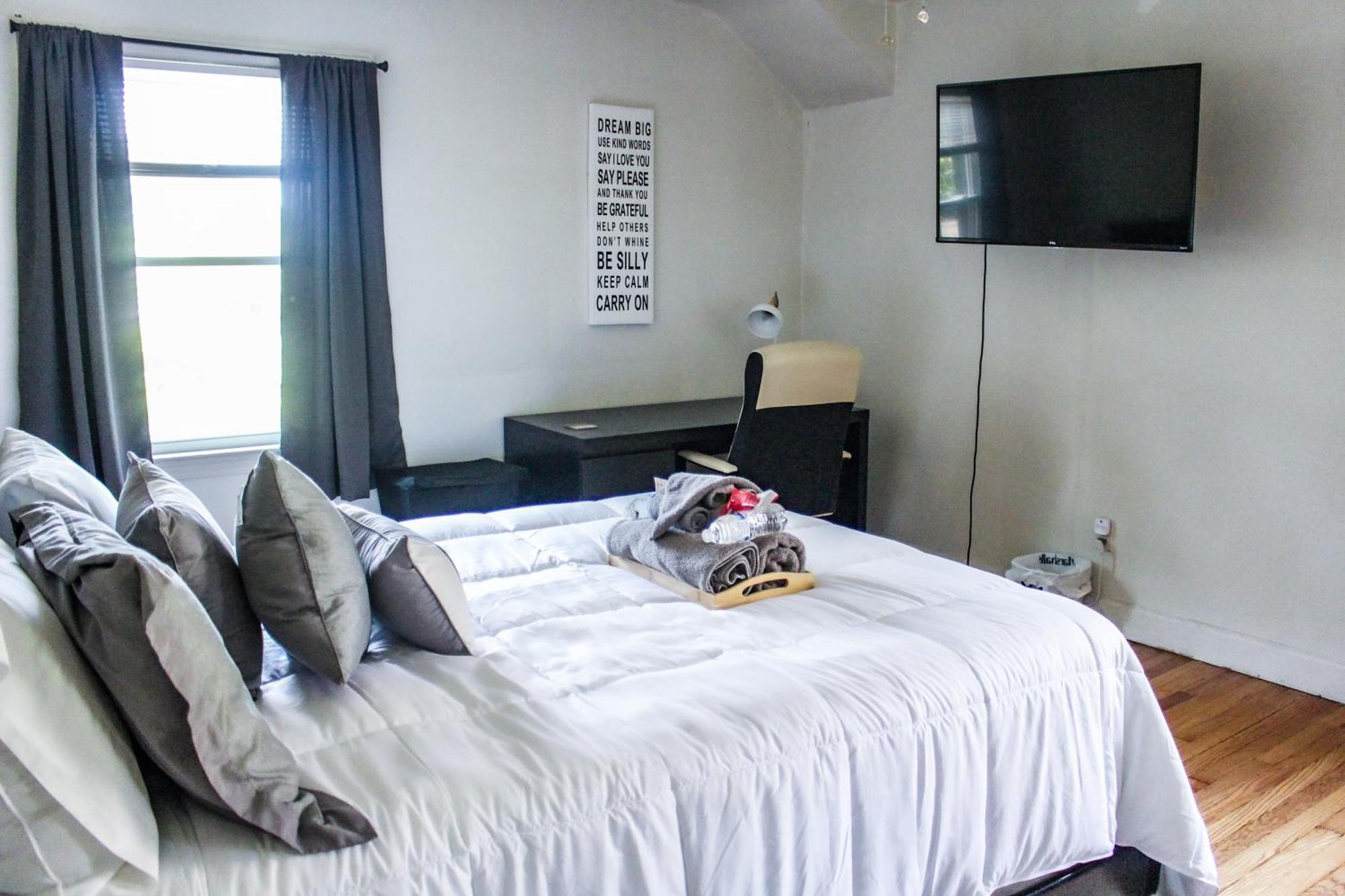 דטרויט Master Bedroom In Home Away From Home מראה חיצוני תמונה