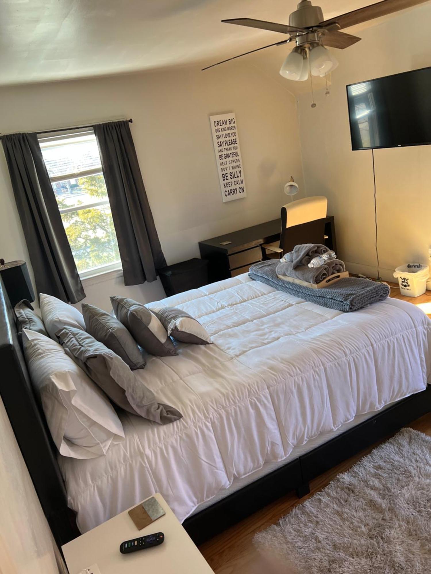 דטרויט Master Bedroom In Home Away From Home מראה חיצוני תמונה